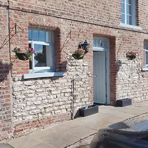 https://white-swan-cottage-hunmanby.yorkshirehotels.net